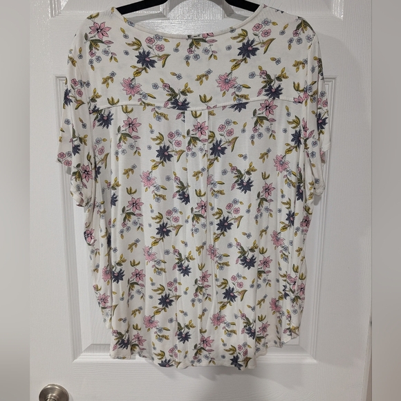 Philosphy Woman Cream Floral Print Short Sleeve Blouse in Size 2X - Picture 6 of 7